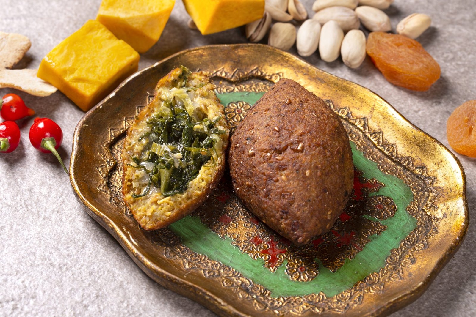 Kibbeh recheado ao meio